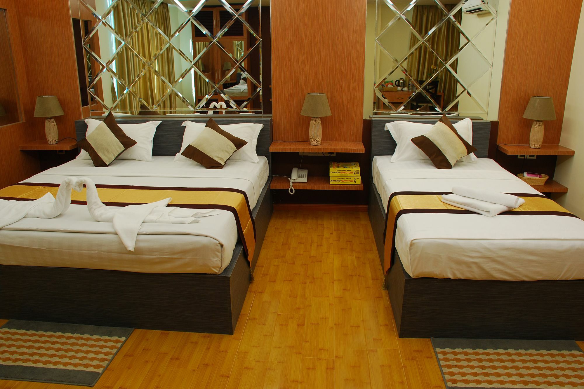 Hotel 72 Yangon Eksteriør bilde